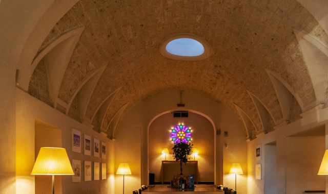 A Bari c' un caff ospitato in un edificio del 600 che fu residenza arcivescovile e convento